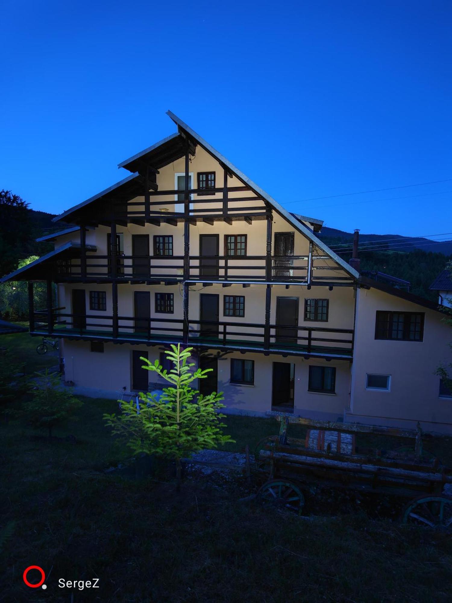 Pensiunea La Taverna Trăisteni Exteriér fotografie