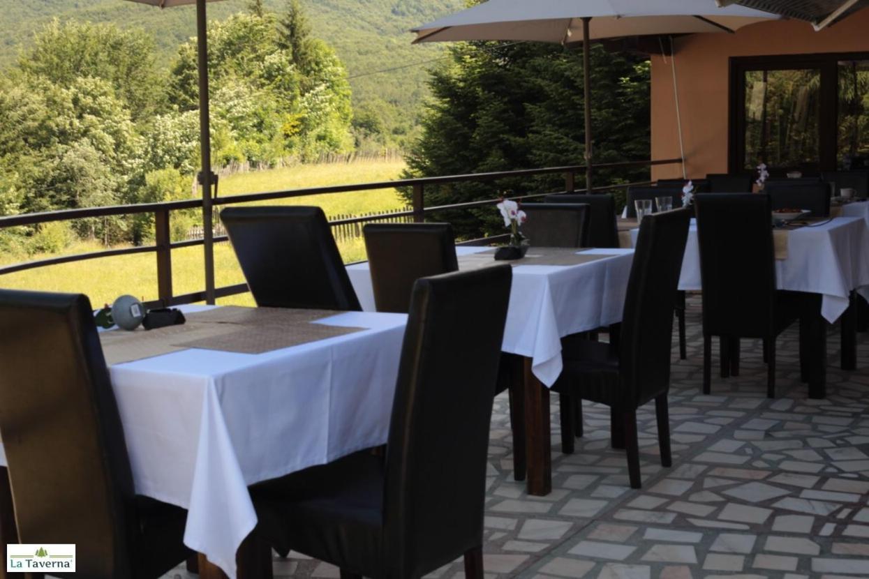 Pensiunea La Taverna Trăisteni Exteriér fotografie