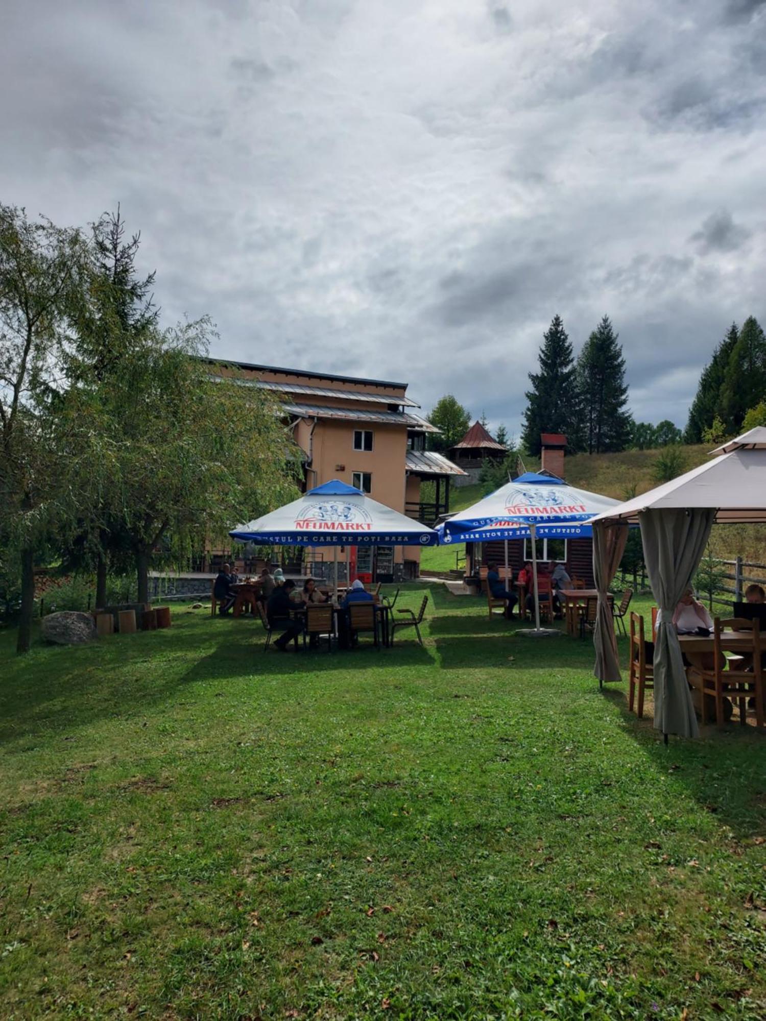 Pensiunea La Taverna Trăisteni Exteriér fotografie